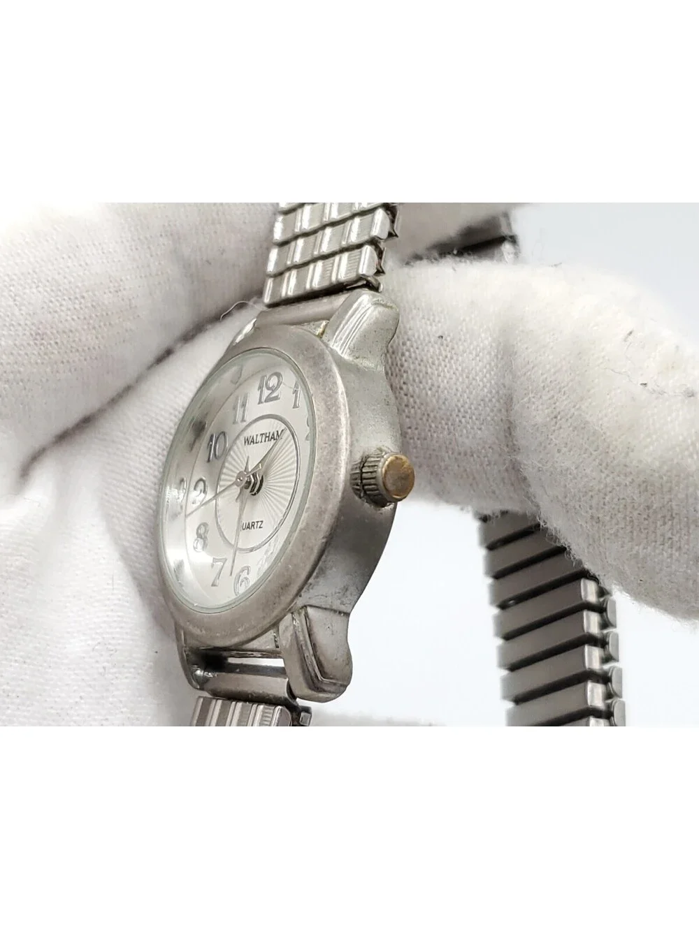 Waltham Quartz Womens Watch New Battery Silver Tone Expandable Band 24mm